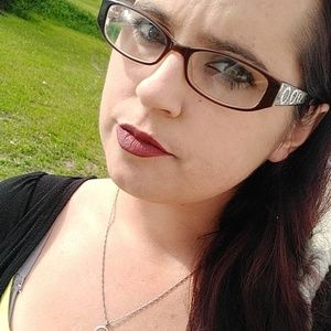 Meet your Posher, Billie-bee